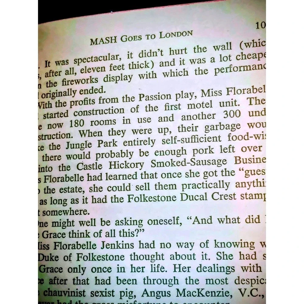 MASH Goes to London Richard Hooker William Butterworth 1975 Pocket Book Vintage‎